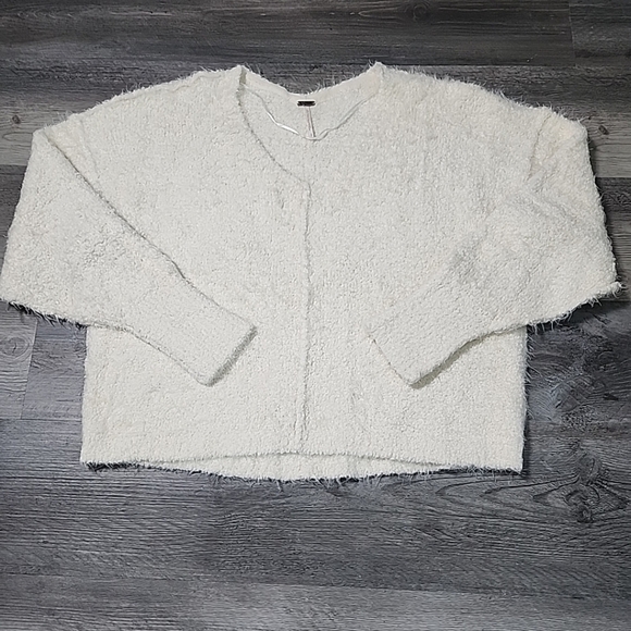 Free People Sweater Womens Medium Icing Cream Fuzzy Oversize Soft Slouchy V Neck - Picture 5 of 10